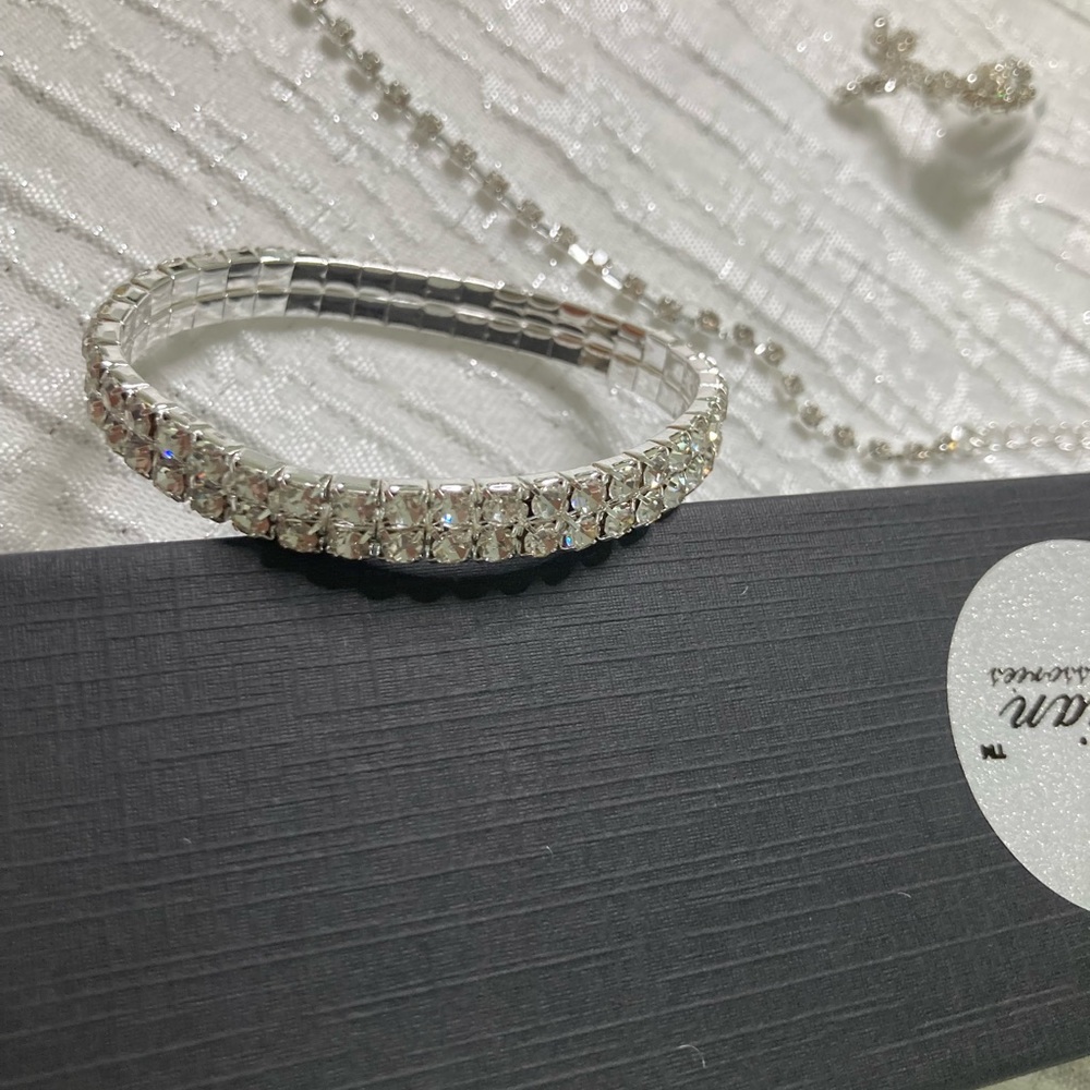 Antian Accessories™ Rhinestone 4-Piece Jewelry Set - Picture 3 of 6